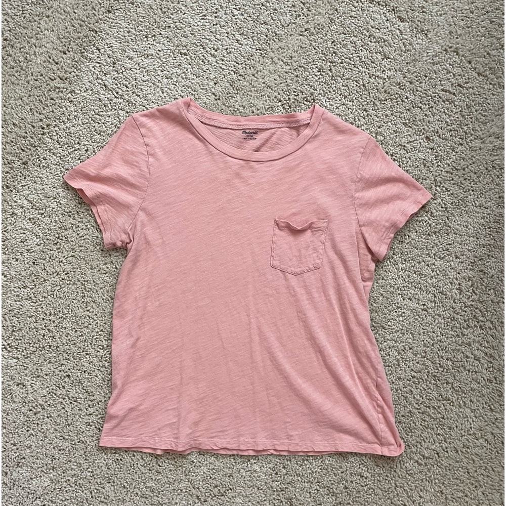 Madewell pocket tee in size M, salmon color.